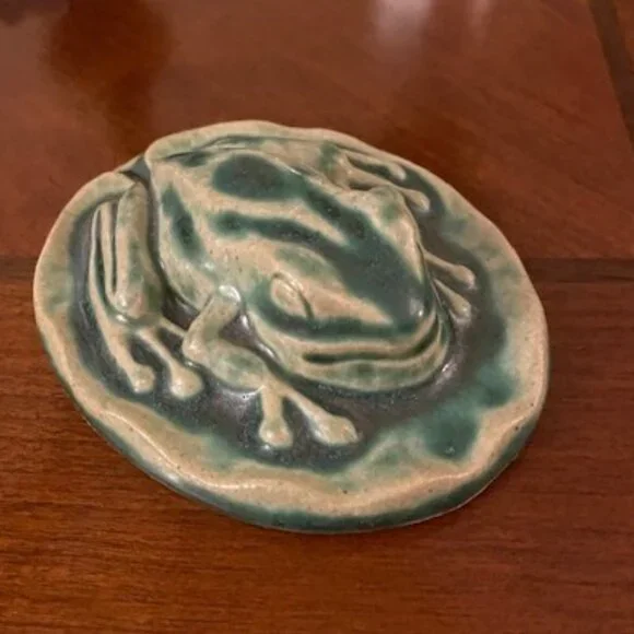 Pewabic Frog Paperweight - Picture 2 of 3